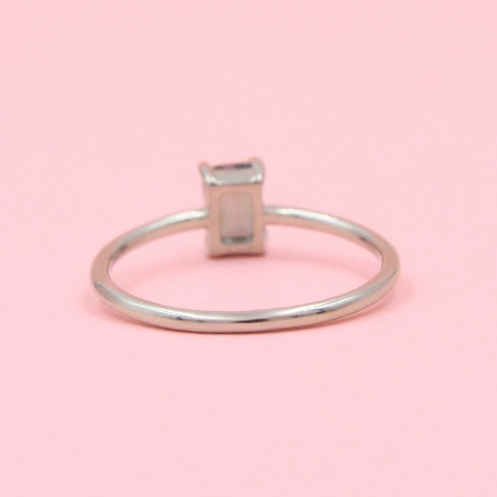 Anillo Especial con Zirconia Fina Color Tornasol mod. 0730