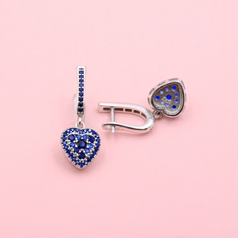Arete Largo de Plata .925 Diseño de Corazón Incrustado con Zirconia Azul Rey mod. 1101