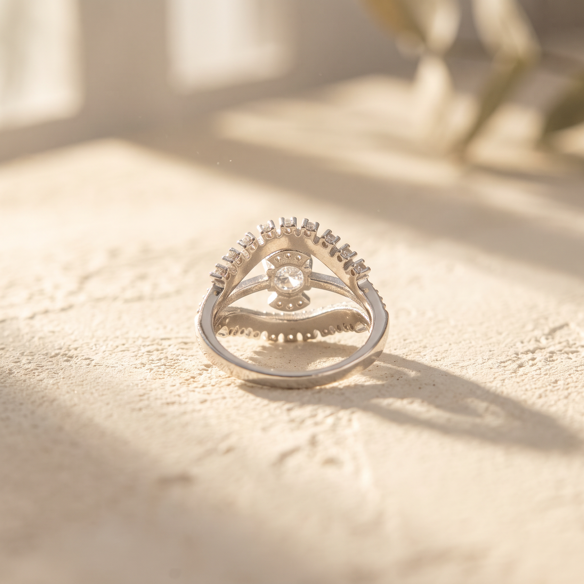Anillo de Plata. 925 con Diseño de Ojo con Incrustación de Zirconia mod.3256