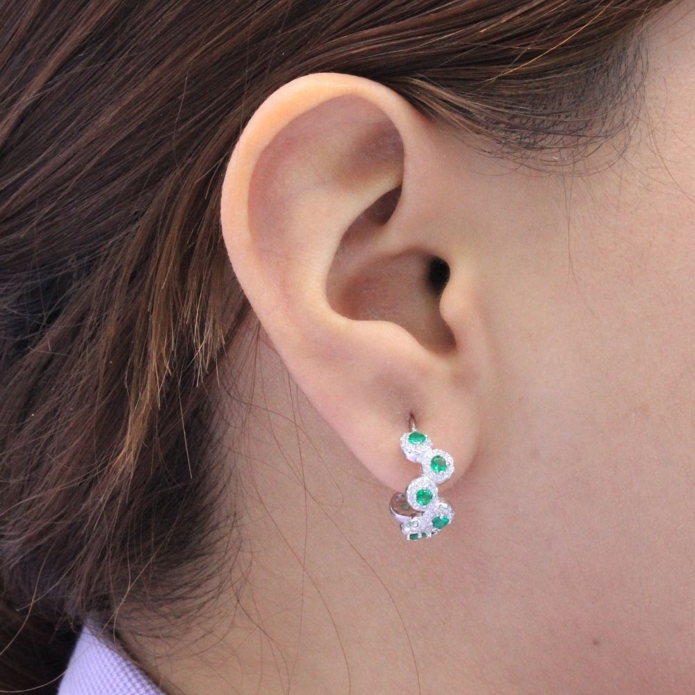 Arete de Plata .925 Estilo Grapa de Diseño Fino en Zig Zag de Zirconias Verdes mod. 1102