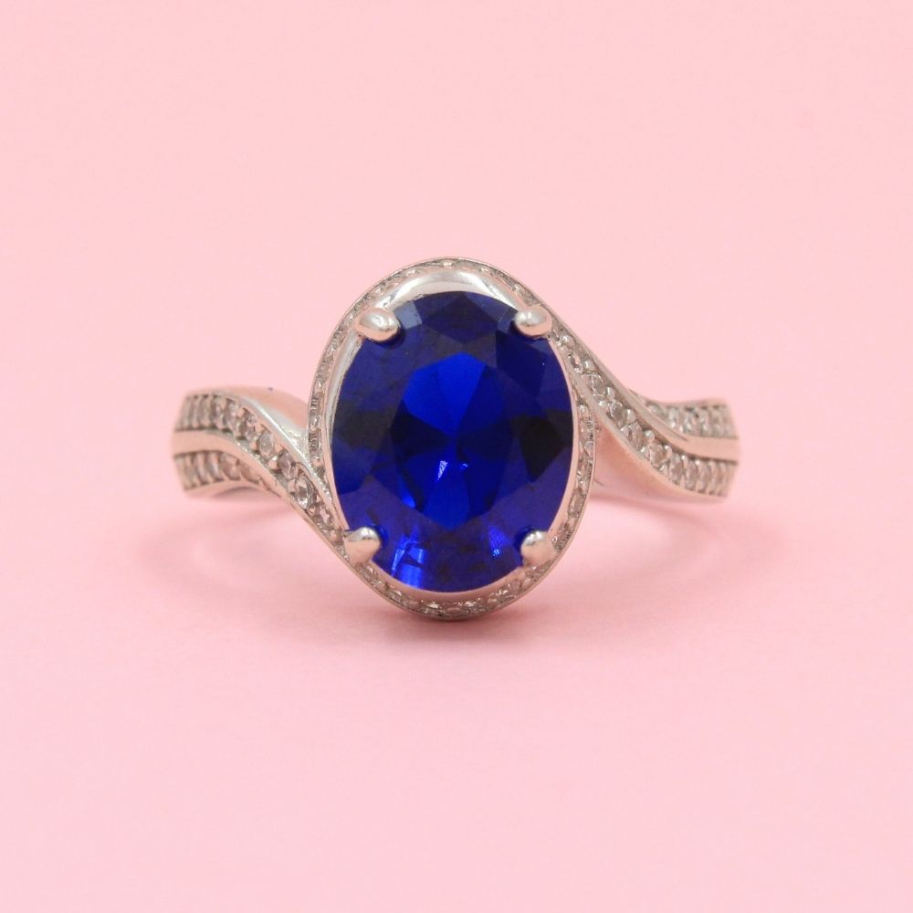 Anillo Elegante con Zirconia Oval Color Azul Zafiro mod. 0733