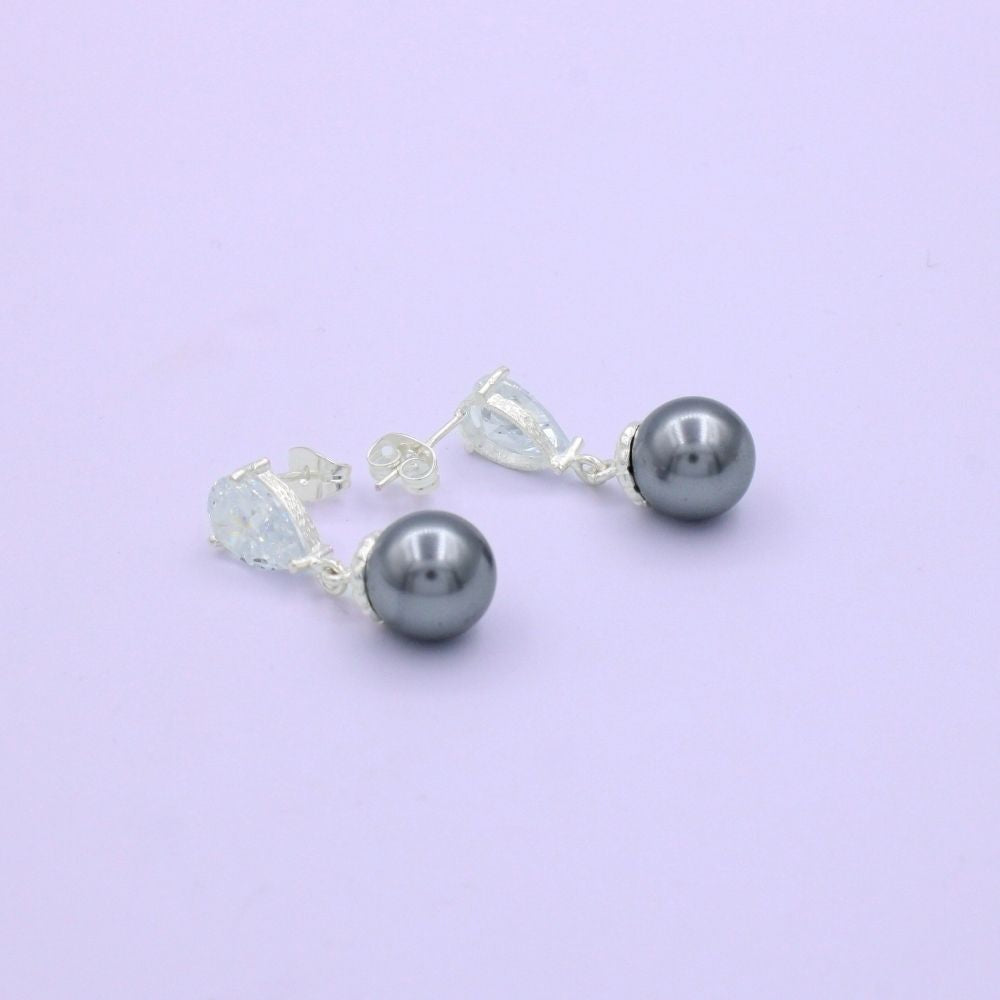 Arete Largo de Plata .925 con Zirconia en Forma de Gota y Perla  mod. 1587