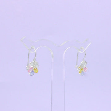 Arete Largo de Plata .925 con Diseño de Flora Incrustado de Zirconias de Colores mod. 1588