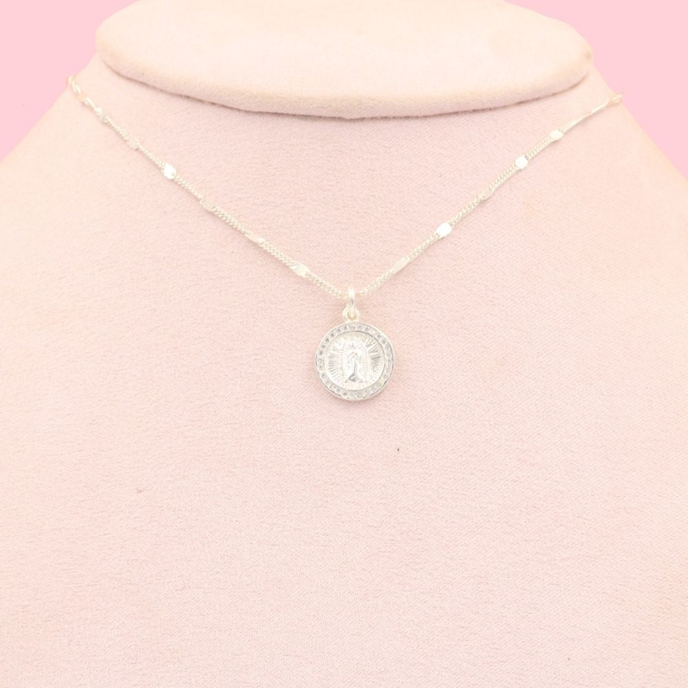 Medalla de la Virgen Guadalupe con Bisel de Zirconias mod. 0639