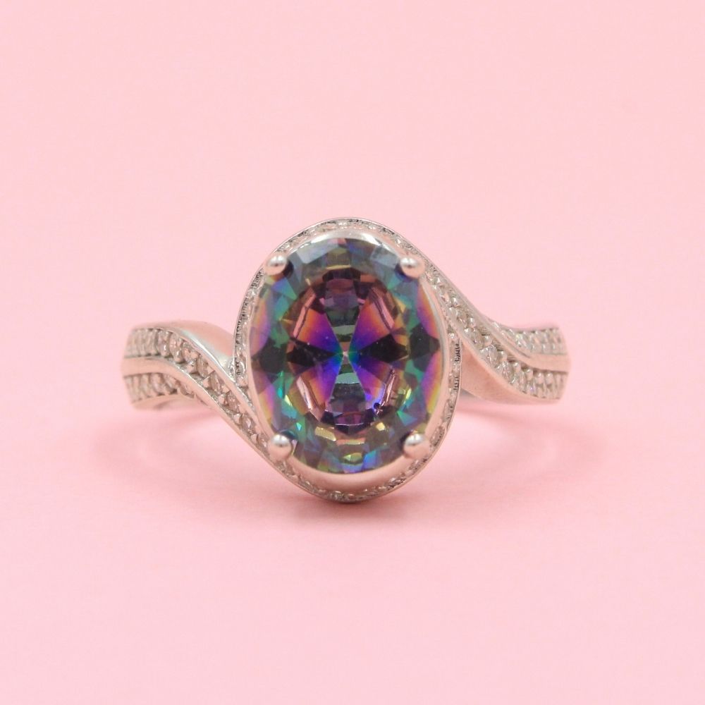 Anillo Elegante con Zirconia Oval Color Tornasol Oscuro mod. 0743