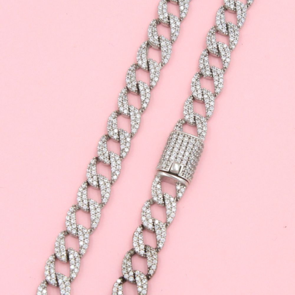 Cadena Especial de Tejido Barbado Hueco con Broche Fino Incrustada con Zirconias mod. 0764