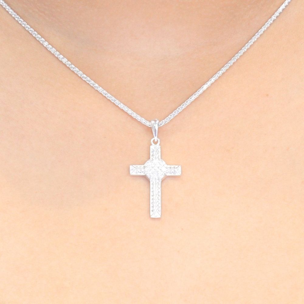 Cruz de Plata .925 Diseño Brillante con Incrustación de Zirconias mod. 1113