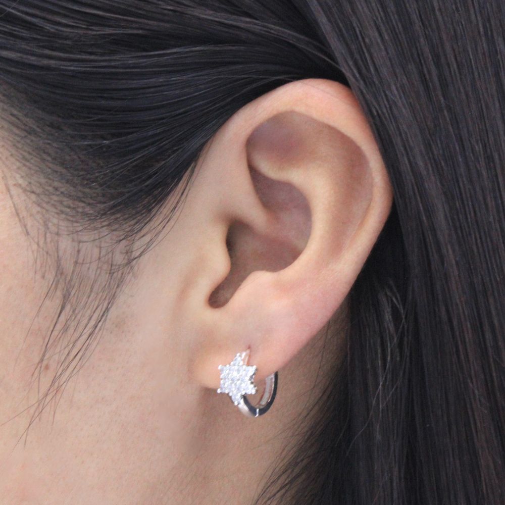 Grapa Elegante con Diseño de Estrella Incrustada de Zirconia mod. 1410