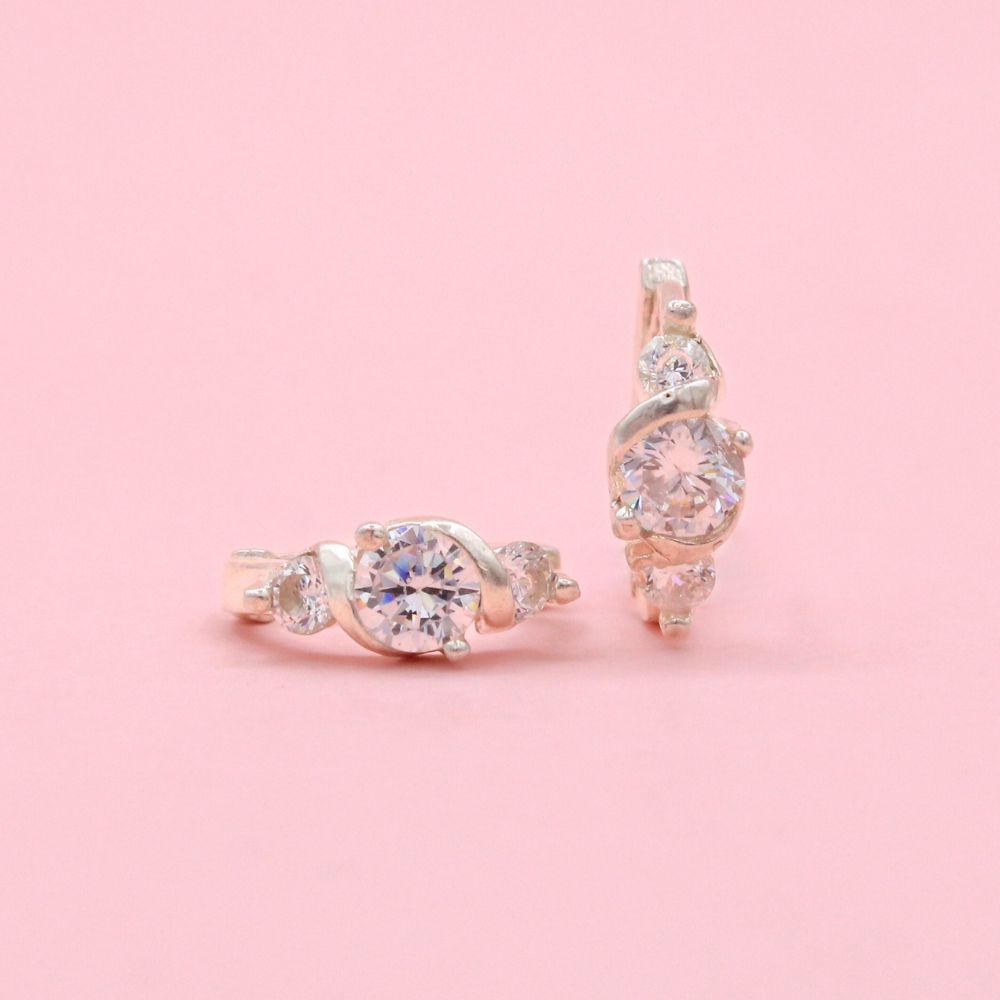 Grapa Especial con Incrustación de Zirconias Birllantes mod. 1411