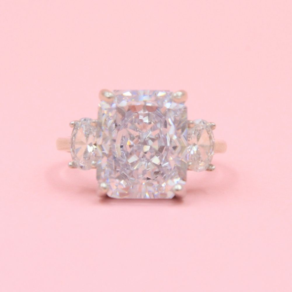 Anillo Especial con Zirconia Brillante mod. 0750