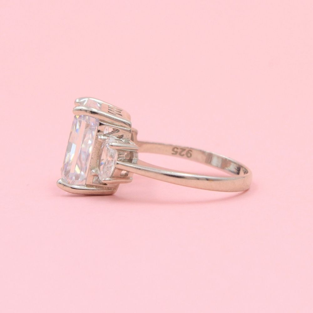 Anillo Especial con Zirconia Brillante mod. 0750