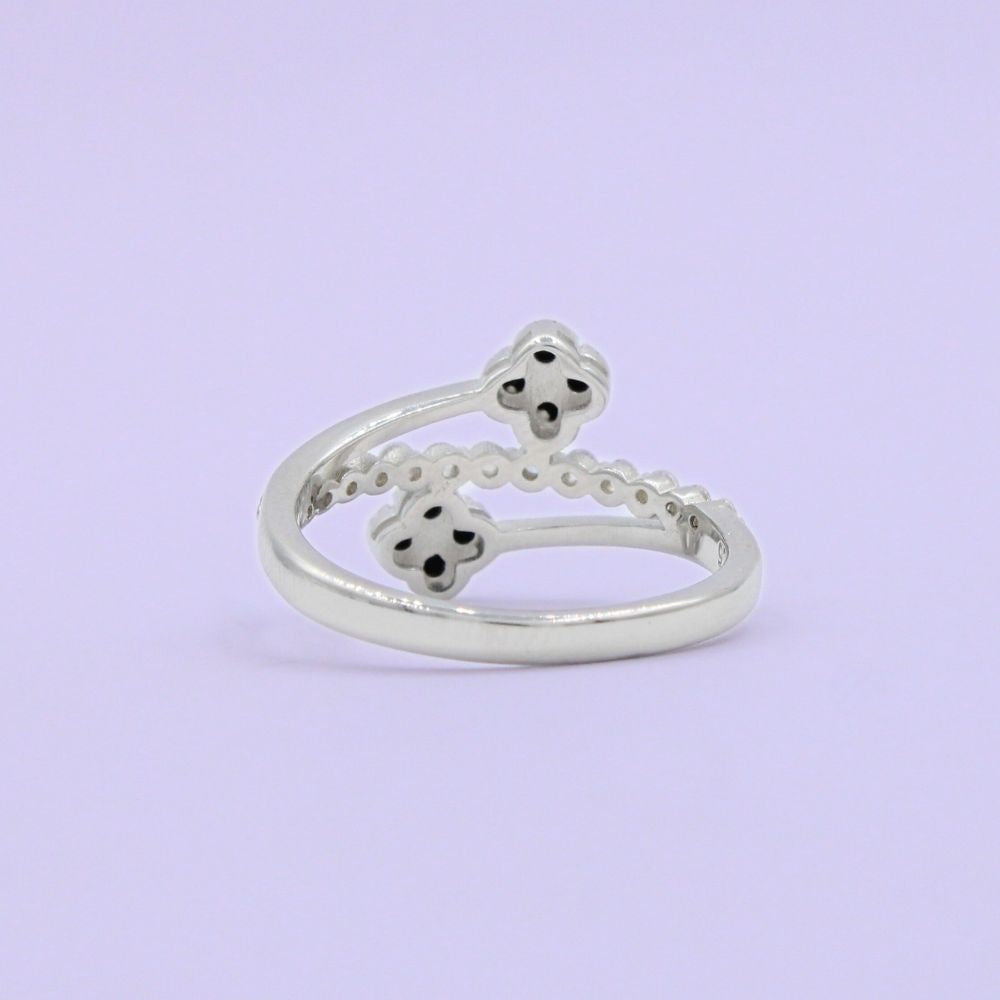 Anillo de Plata .925 Doble con Diseño de Trébol Incrustado de Ónix mod. 1397