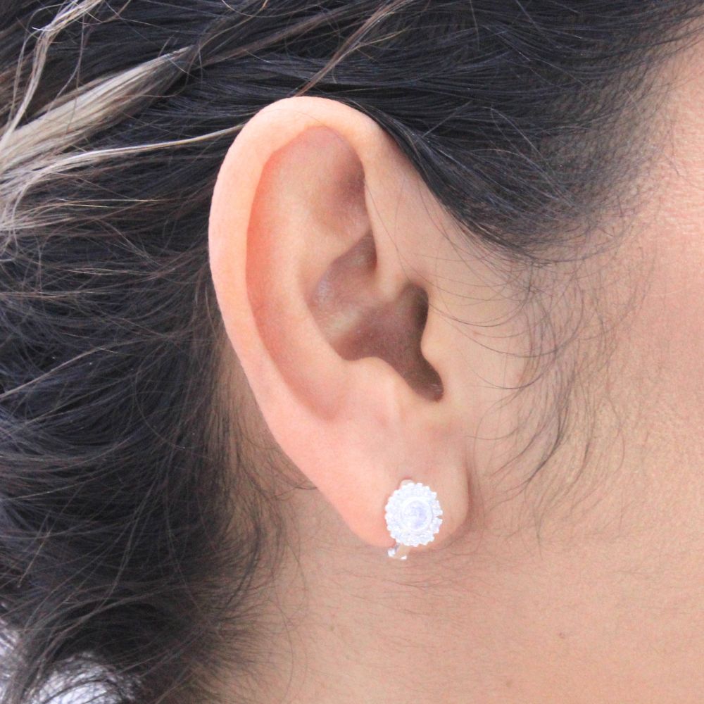 Grapa Elegante con Diseño Circular Incrustada de Zirconia mod. 1013
