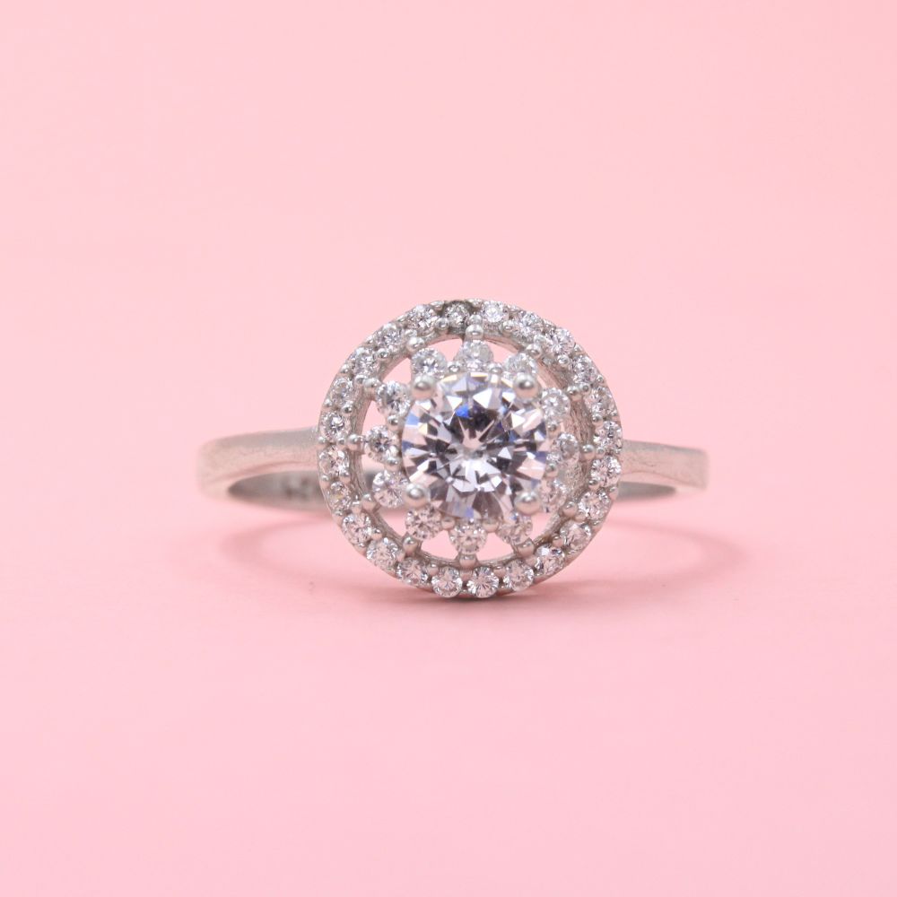 Anillo Solitario de Plata .925 Diseño Circular con Zirconia en el Centro mod. 1002