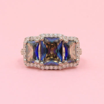 Anillo Elegante con Zirconias Cuadradas de Tono Azul Eléctrico mod. 0757