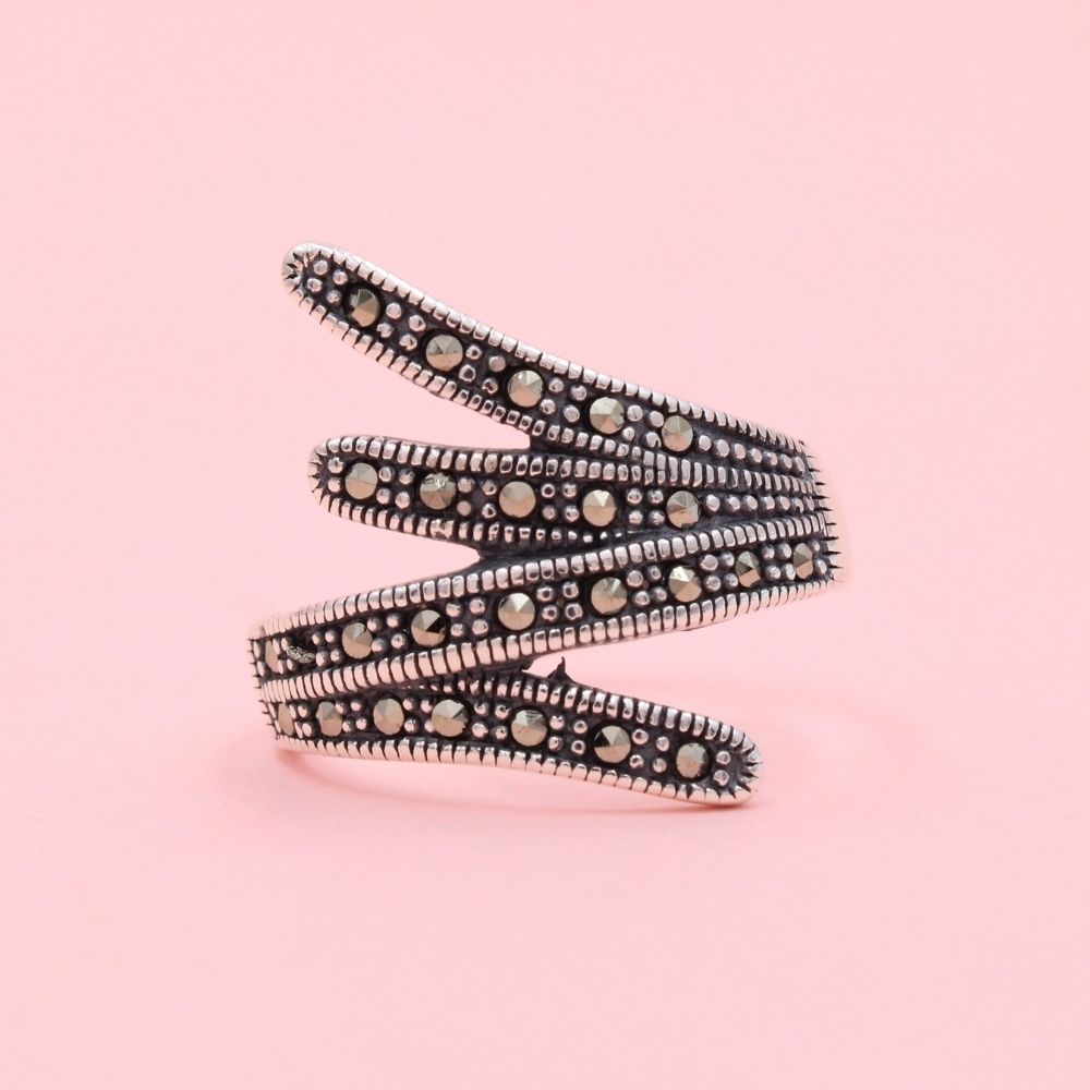 Anillo de Plata .925 Diseño de Tiras Incrustadas con Marquesitas mod. 1378