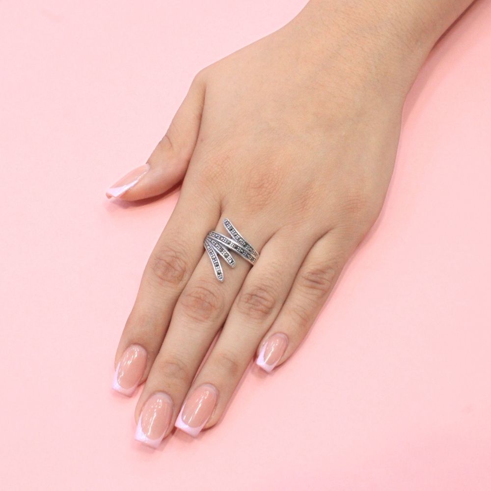 Anillo de Plata .925 Diseño de Tiras Incrustadas con Marquesitas mod. 1378