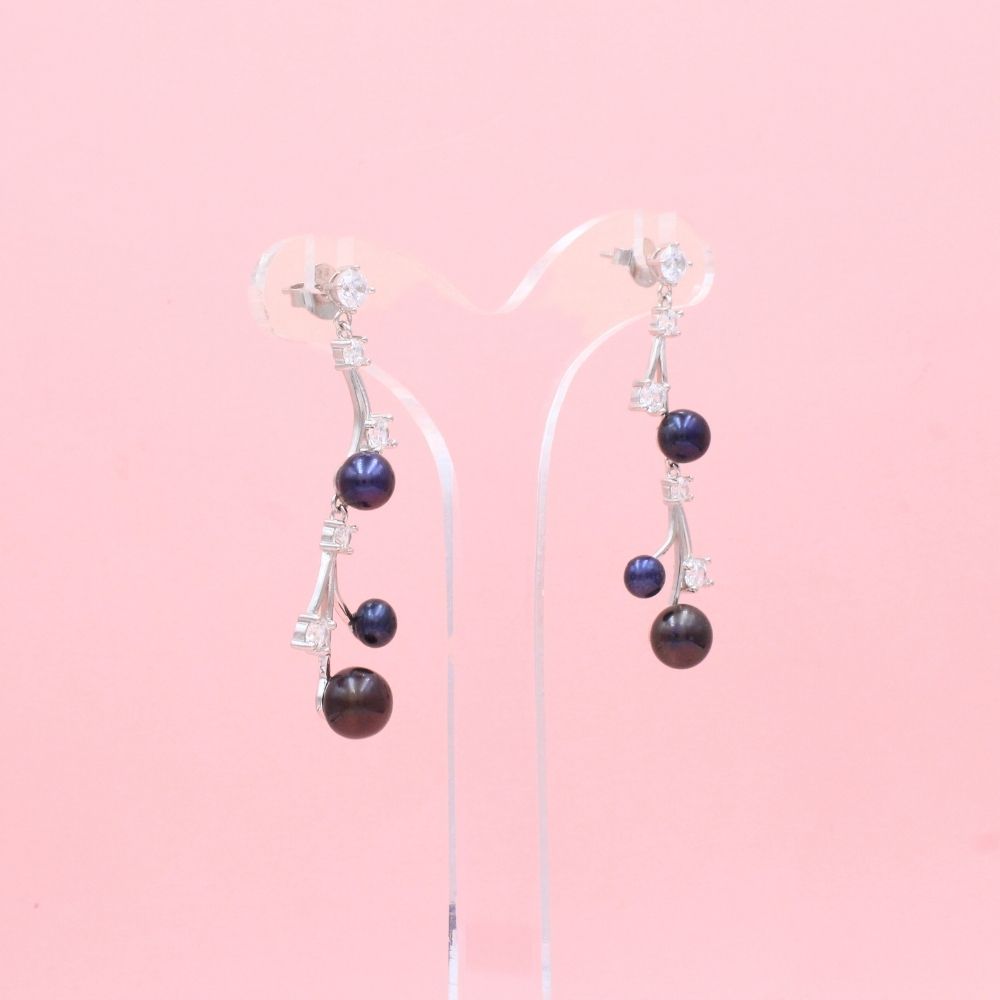 Arete Largo de Plata .925 Racimo de Perlas Negras mod. 1215