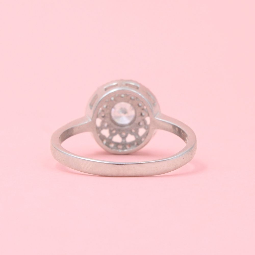 Anillo Solitario de Plata .925 Diseño Circular con Zirconia en el Centro mod. 1002