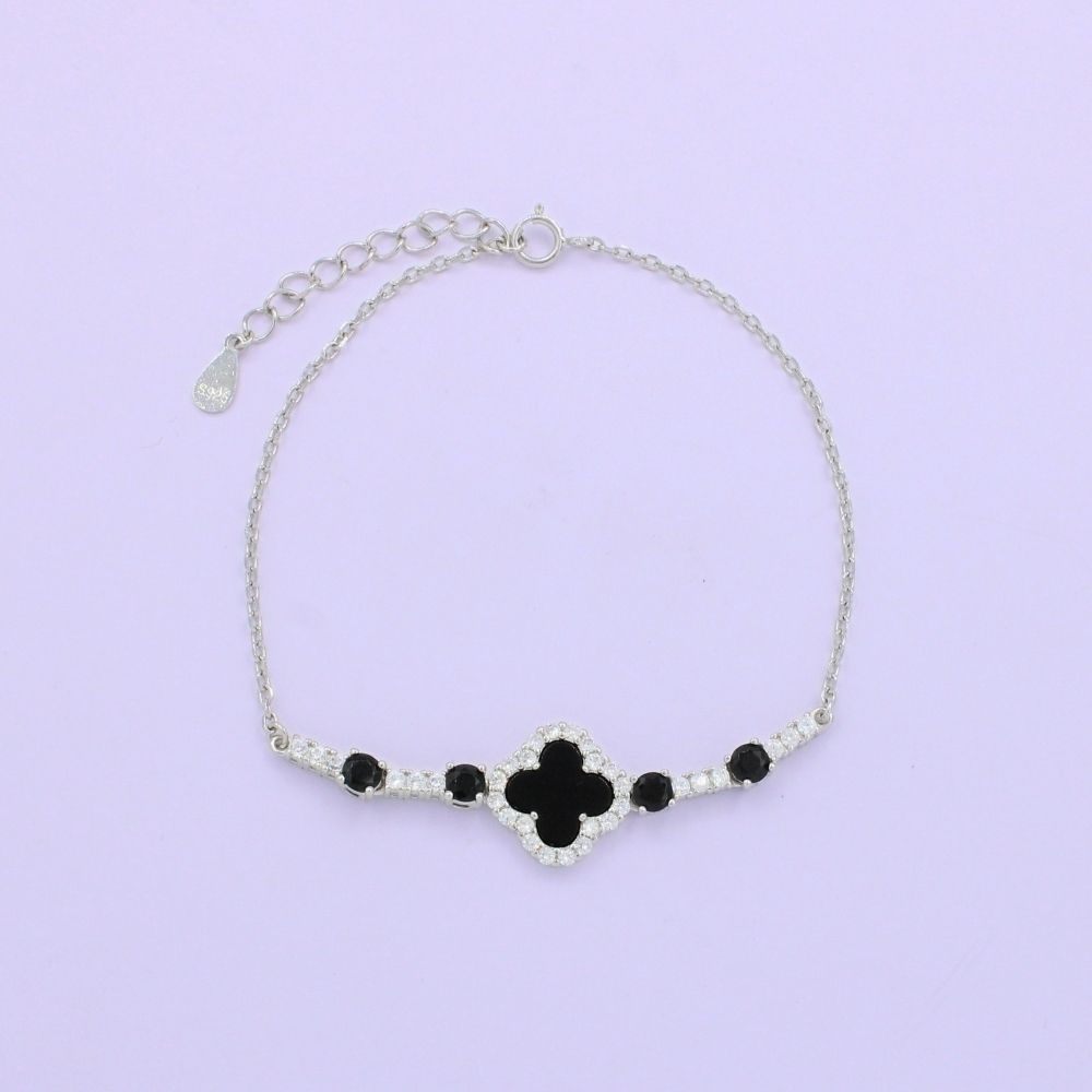 Pulsera de Plata .925 Diseño de Trébol Incrustado de Ónix. 1465
