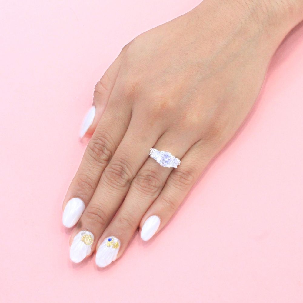 Anillo Solitario de Plata .925 Diseño Fino con Tres Zirconias mod. 1135