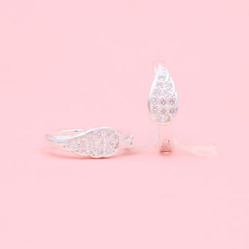 Grapa Elegante con Diseño de Ala Incrustada de Zirconia mod. 1015