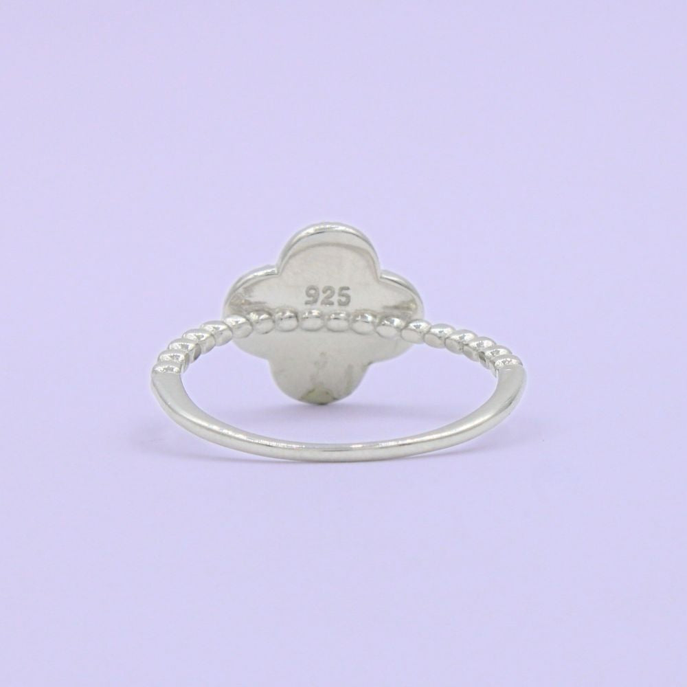 Anillo de Plata .925 con Diseño de Trébol Incrustado de Malaquita mod. 1599