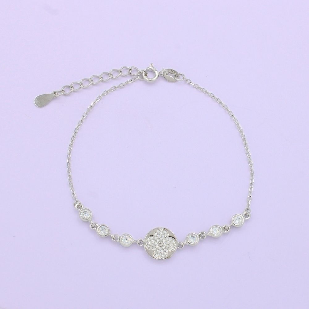 Pulsera de Plata .925 Diseño de Trébol Incrustado de Zirconias. 1565