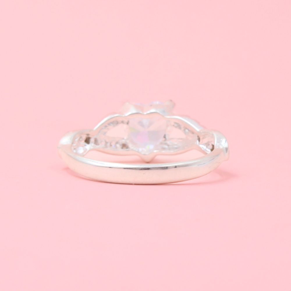 Anillo Solitario de Plata .925 Diseño de Corazón mod. 1003