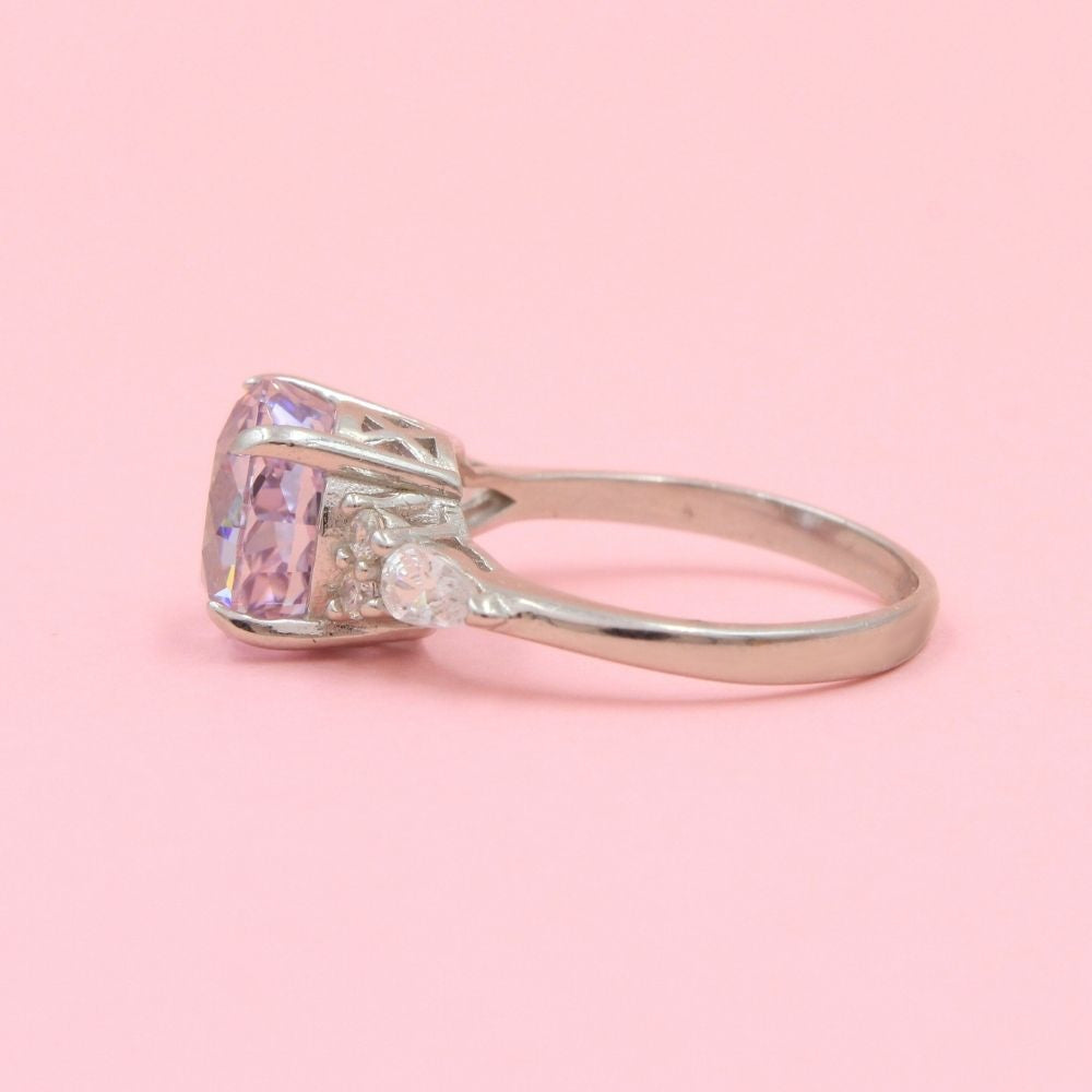Anillo Especial con Zirconia Redonda Color Lila mod. 0704