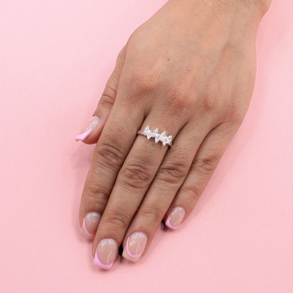 Anillo Solitario de Plata .925 Diseño en Forma de Gota mod. 1004