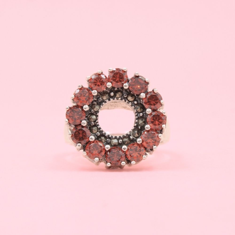 Anillo para Dama de Plata .925 Diseño Circular Incrustado de Zirconia  mod. 1172