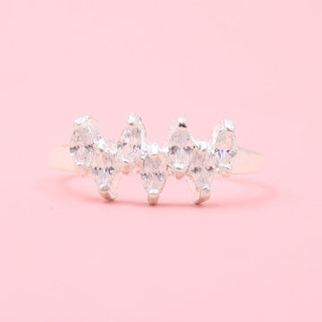 Anillo Solitario de Plata .925 Diseño en Forma de Gota mod. 1004