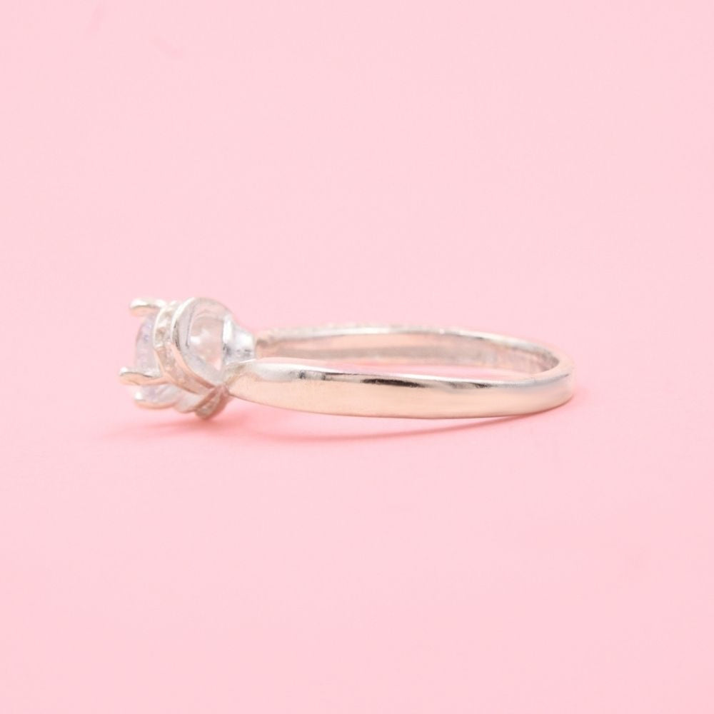 Anillo Solitario de Plata .925 Diseño Cruzado con Zirconias mod. 1149