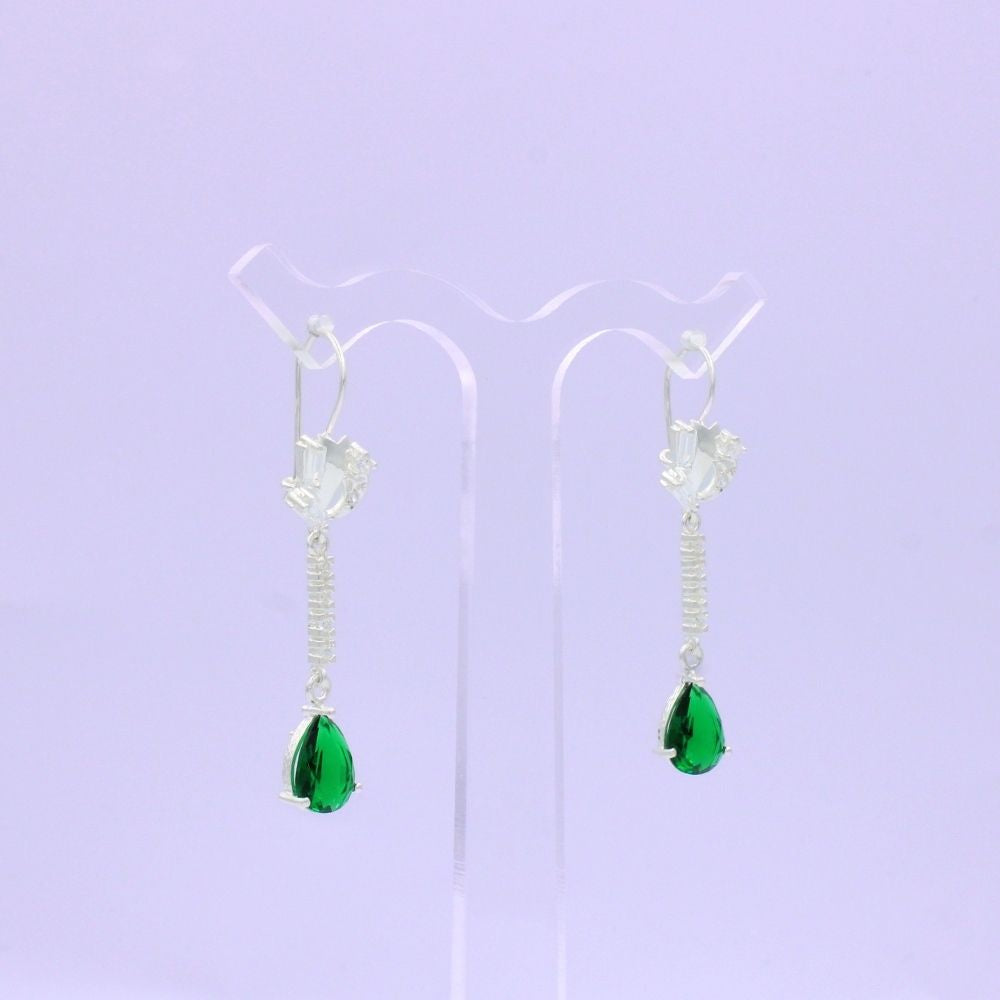 Arete Largo de Plata .925 con Diseño Elegante Incrustado de Zirconias en Forma de Gota mod. 1591