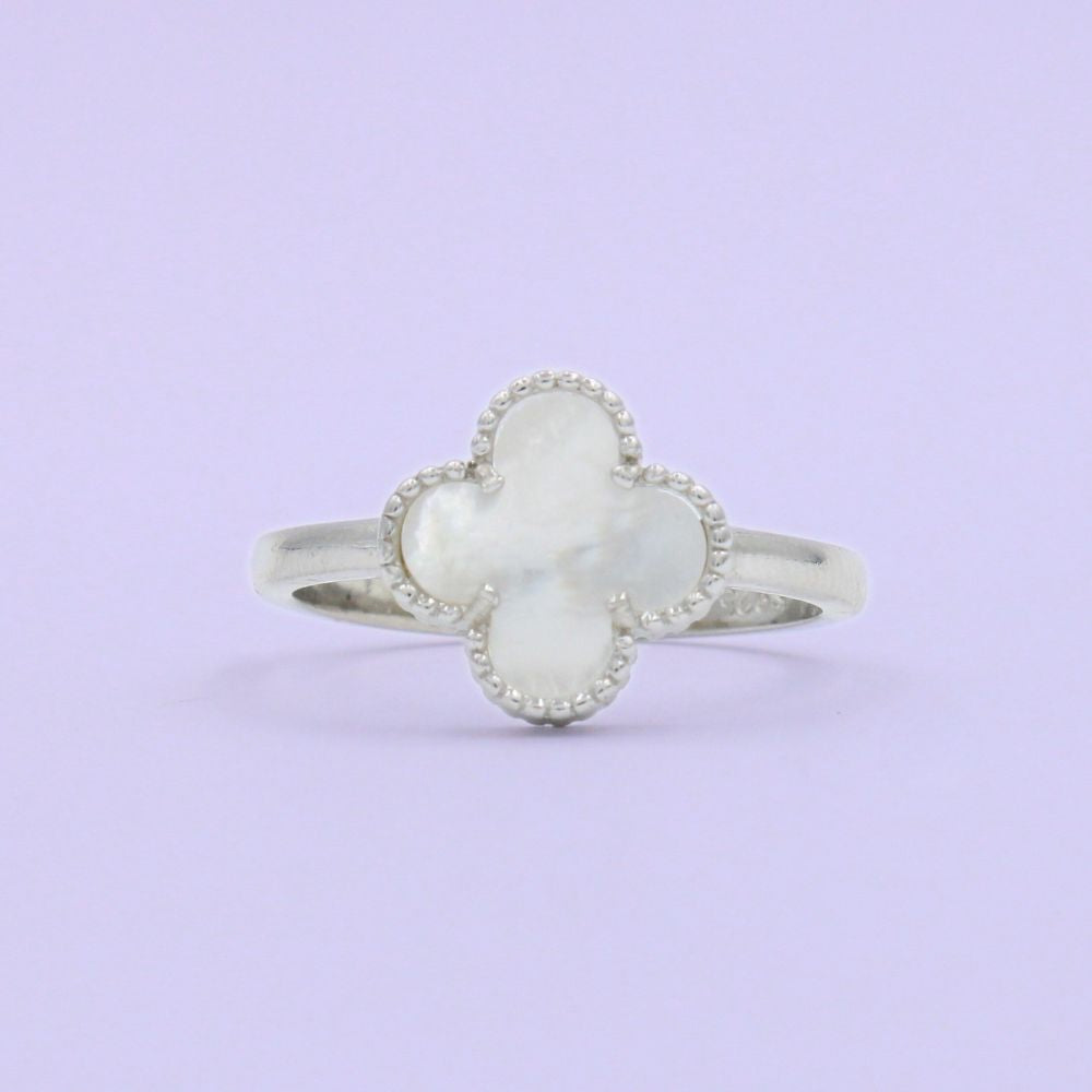 Anillo de Plata .925 con Diseño de Trébol Incrustado de Madre Perla mod. 1601