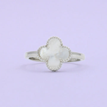 Anillo de Plata .925 con Diseño de Trébol Incrustado de Madre Perla mod. 1601