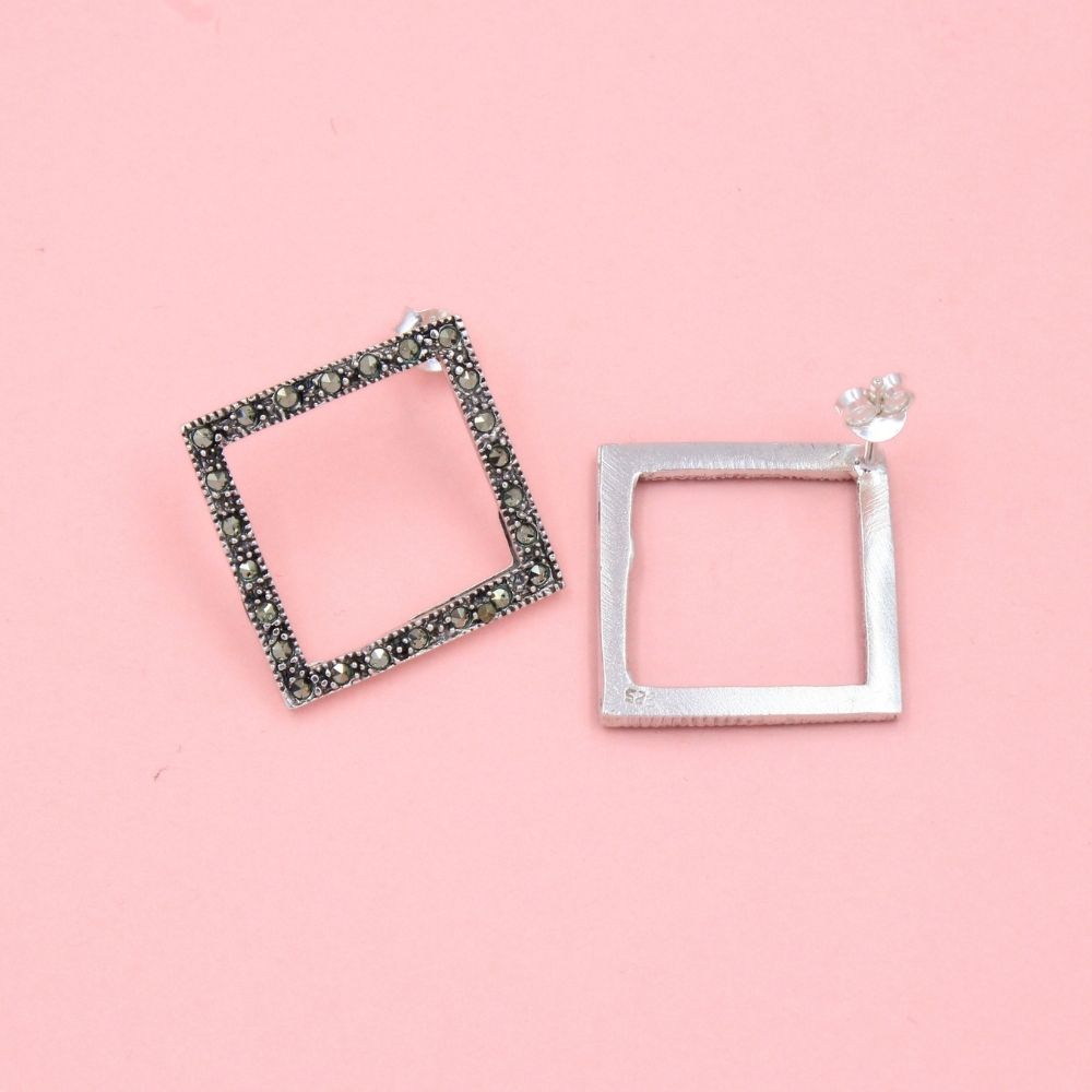 Arete Cuadrado con Marquesitas mod. 0820