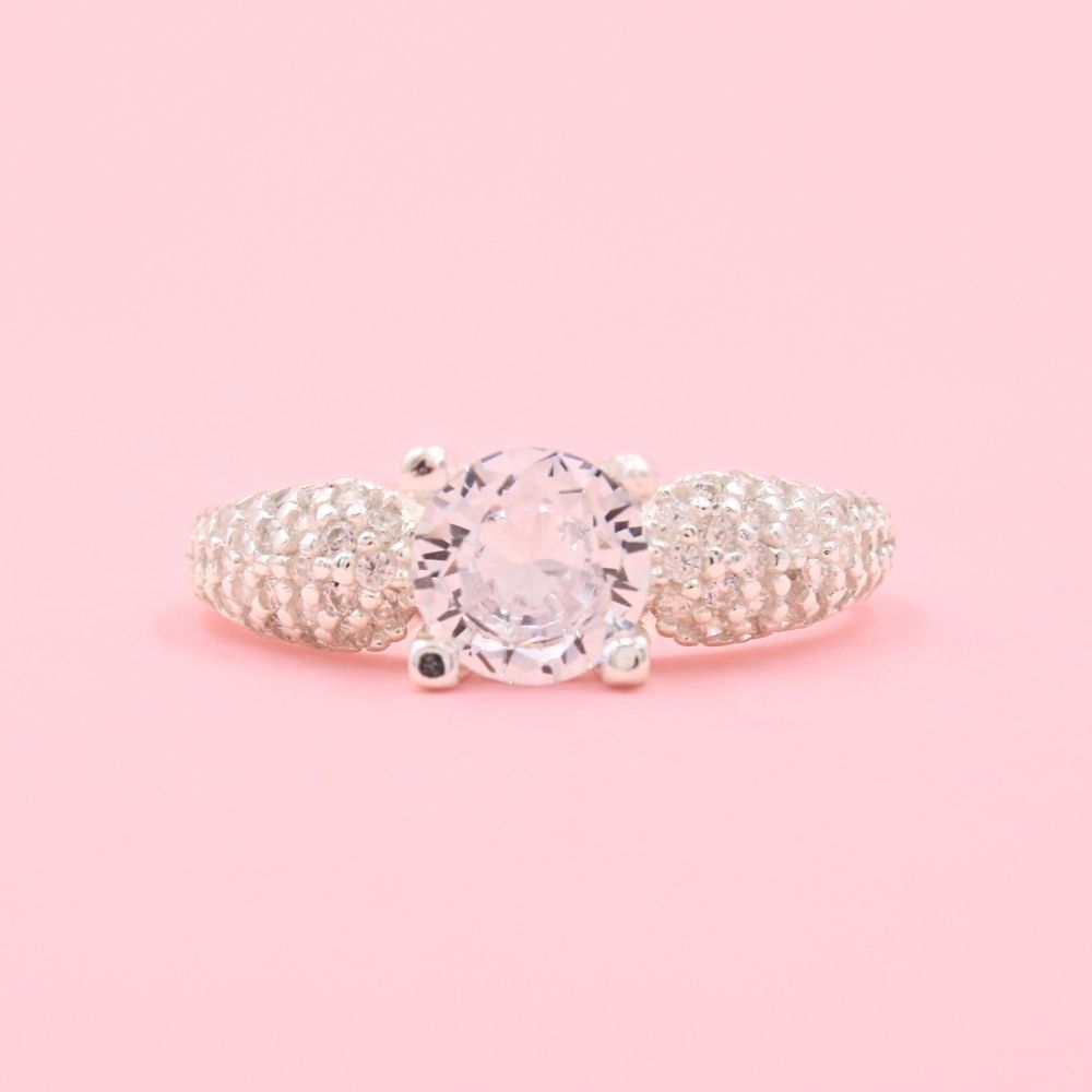 Anillo Solitario de Plata .925 Diseño Grueso Incrustado con Zirconias mod. 1151