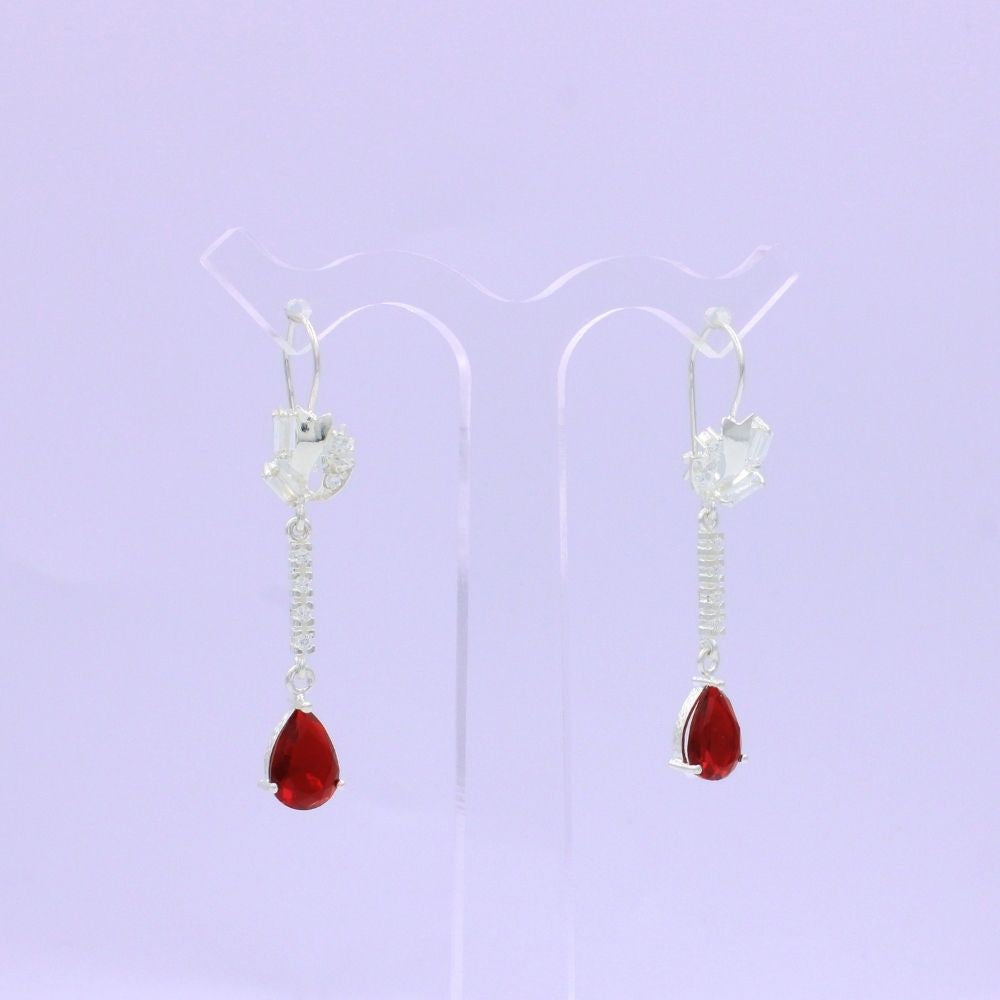 Arete Largo de Plata .925 con Diseño Elegante Incrustado de Zirconias en Forma de Gota mod. 1591