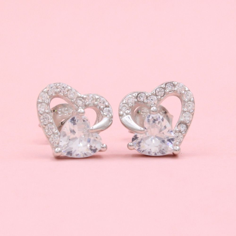 Arete de Plata .925 Elegante en Forma de Doble Corazon de Zirconias mod. 1442