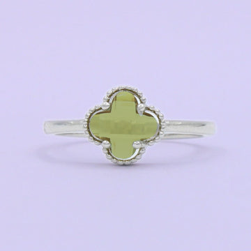 Anillo de Plata .925 con Diseño de Trébol Incrustado de Sultanita mod. 1602