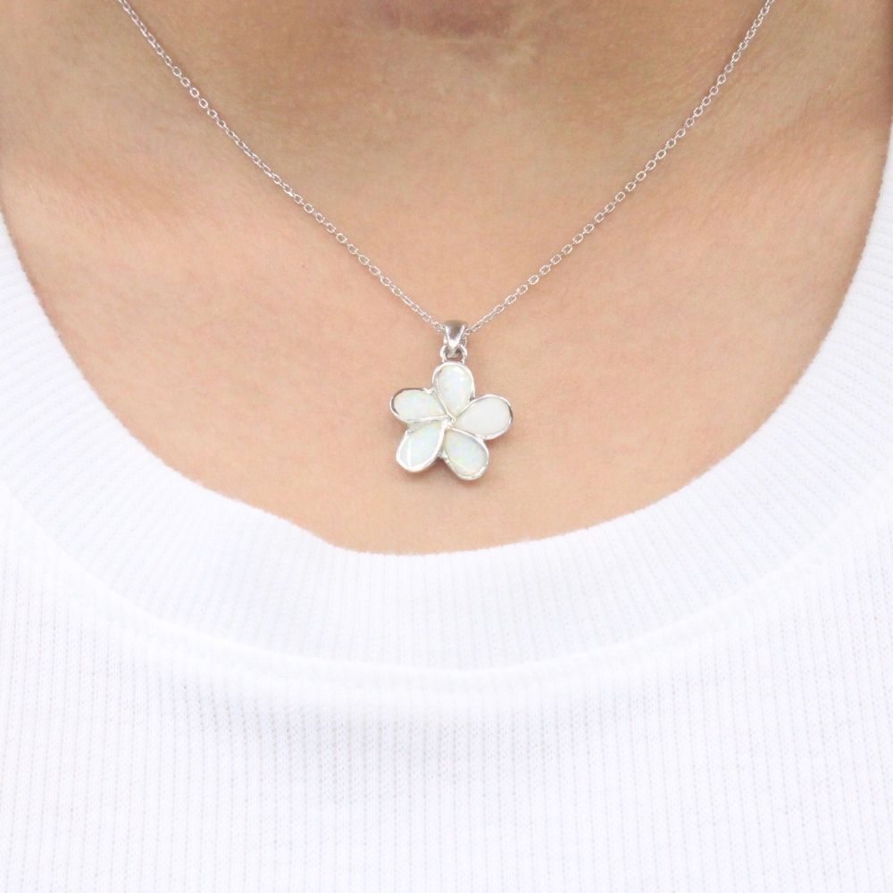 Gargantilla de Plata .925 Flor Incrustada con Ópalo Blanco mod. 1189
