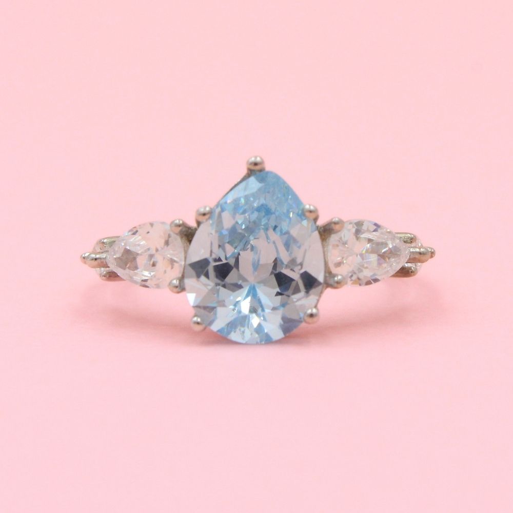 Anillo Especial con Zirconia de Gota Color Azul Cielo mod. 0706