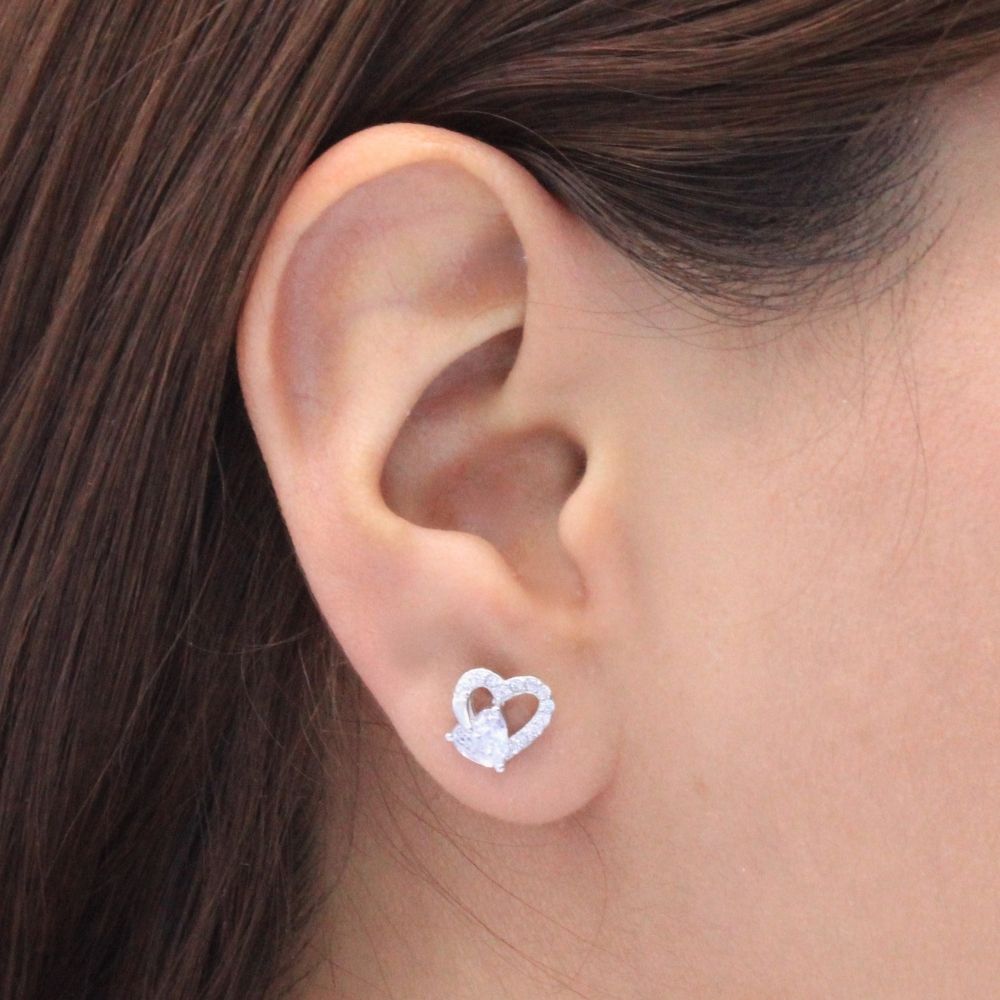 Arete de Plata .925 Elegante en Forma de Doble Corazon de Zirconias mod. 1442