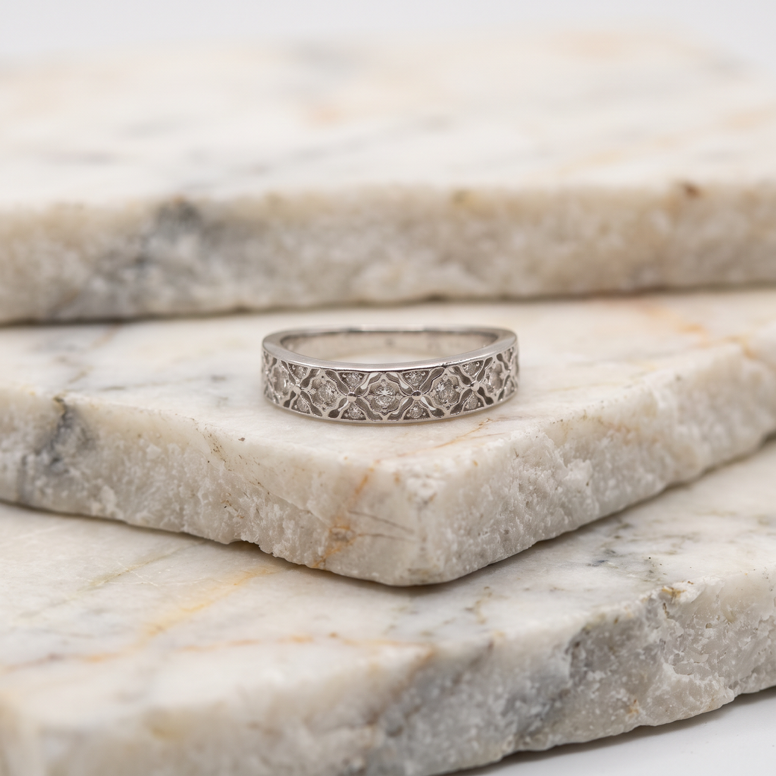 Anillo de Plata. 925 Churumbela de Rombos Ondeados con Incrustación de Zirconias mod.3250