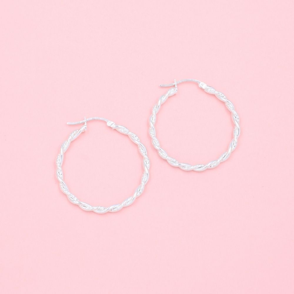 Arracada de Plata .925 Tubular de Diseño Trenzado Hueco y Brillante mod. 1057