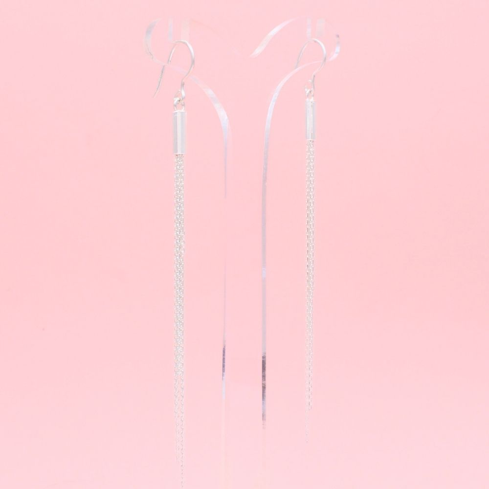 Arete Largo de Plata .925 Rombo de Zirconias y Tiras Brillantes mod. 1218