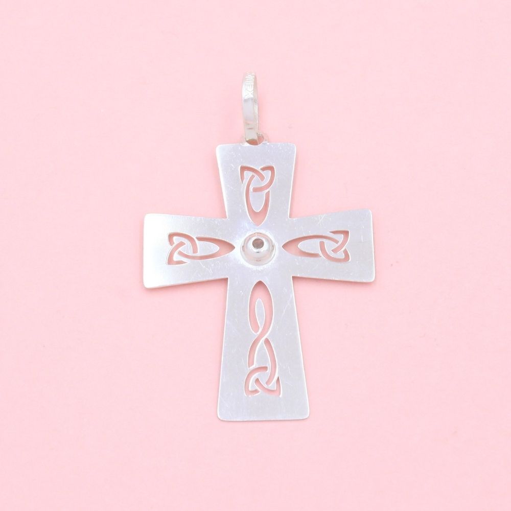 Cruz de Plata .925 de Diseño Plano con Calado y Grabado Mate e Incrustación de Zirconias mod. 1247