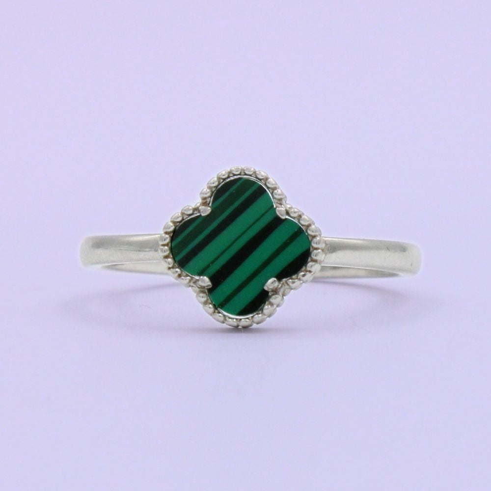 Anillo de Plata .925  Diseño de Trébol con Incrustación de Malaquita mod. 1047